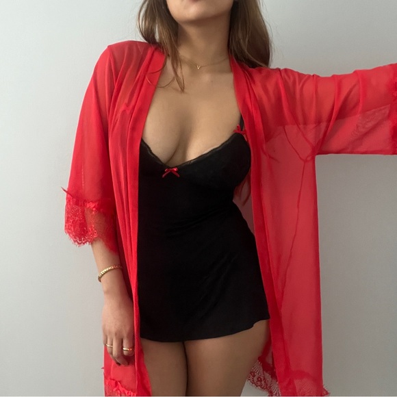Vintage Red Lace Mesh Robe - Free Size - Picture 1 of 4